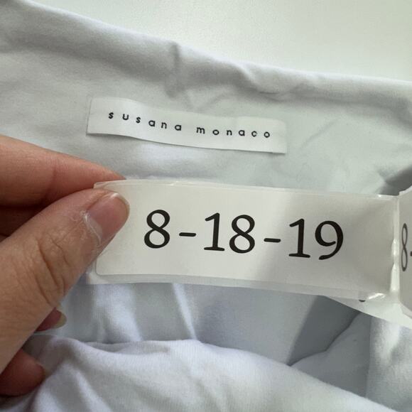 Susana Monaco Top Womens X Small White Blue Off Shoulder Peasant Blouse - Picture 6 of 9